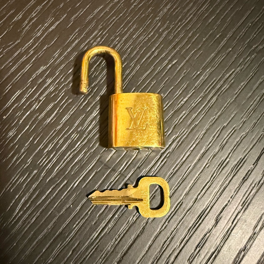 Louis Vuitton Lock and Key # 300